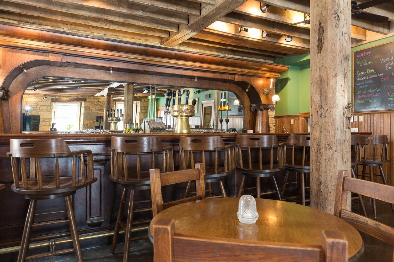 Commerce Street Brewery Hotel Mineral Point エクステリア 写真